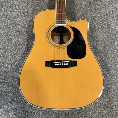 Vist Large View of Product Image Which is Used TAKAMINE EG-334C Acoustic-Electric Guitar