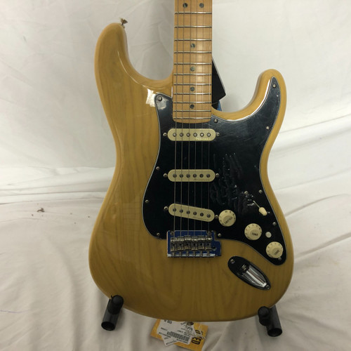 Vist Large View of Product Image Which is Used Fender DELUXE STRAT S Type Electric Guitar Natural 6-String