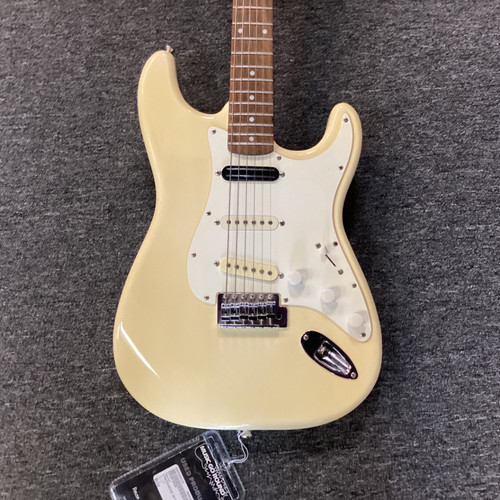 Vist Large View of Product Image Which is Used Squier STRATOCASTER AFFINITY S Type Electric Guitar White 6-String