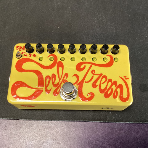 Vist Large View of Product Image Which is Used Zvex SEEK TREM HAND PAINTED Tremolo Pedal