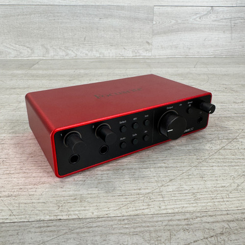 Vist Large View of Product Image Which is Used Focusrite Scarlett 2i2 4th Gen - USB Audio Interface