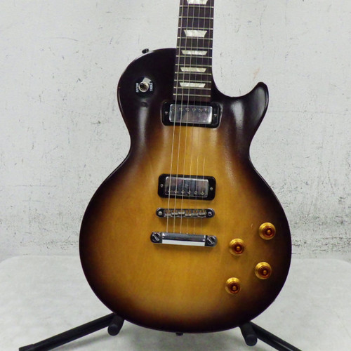 Vist Large View of Product Image Which is Used Fender Hardshell Guitar Case Guitar Case