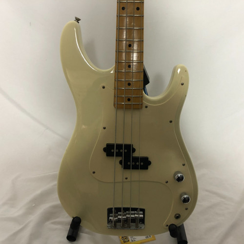 Vist Large View of Product Image Which is Used Peavey FURY Vintage P Type Bass Guitar White 4-String