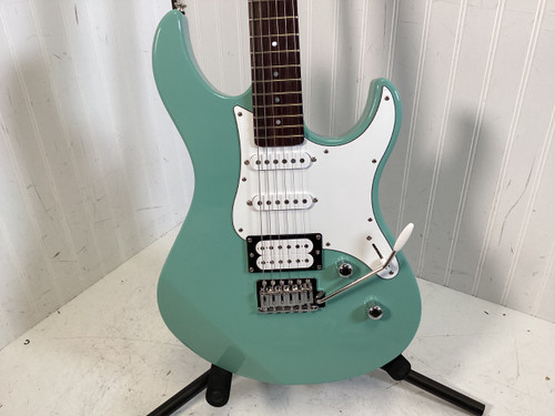 Vist Large View of Product Image Which is Used Yamaha PAC112V S Type Electric Guitar Green 6-String