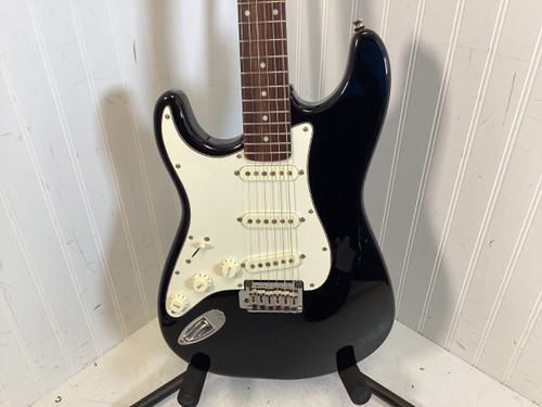 Vist Large View of Product Image Which is Used Squier STRATOCASTER DELUXE LEFT HANDED S Type Electric Guitar Black 6-String