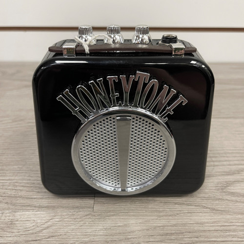 Vist Large View of Product Image Which is Used - Danelectro HONEY TONE N-10 Solid State Guitar Combo