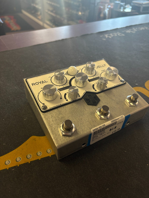 Vist Large View of Product Image Which is Used Beetronics ROYAL JELLY Overdrive Pedal