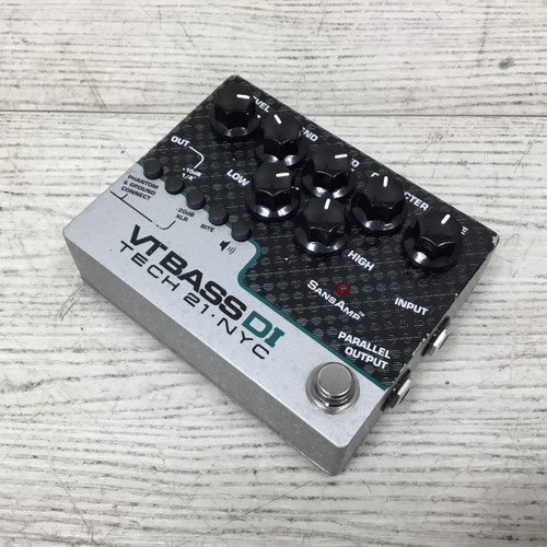 Vist Large View of Product Image Which is Used Tech 21 VT Bass DI Pedal
