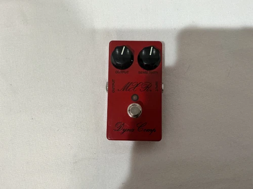Vist Large View of Product Image Which is Used MXR DYNA COMP SCRIPT LOGO Compressor Pedal