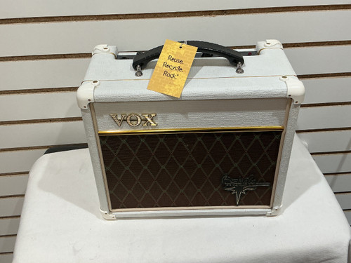 Vist Large View of Product Image Which is Used Vox BRIAN MAY SPECIAL VBM1 10 WATT Solid State Guitar Combo Other