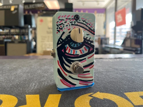 Vist Large View of Product Image Which is Used HOMEMADE BOOST PEDAL CLONE Guitar Effects Pedal