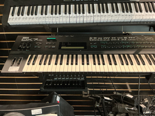 Vist Large View of Product Image Which is Used Yamaha DX7 III FD 61-Key Synthesizer 61-Key