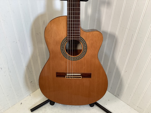 Vist Large View of Product Image Which is Used Alvarez AC65HCE Solid Top Acoustic Guitar Amber