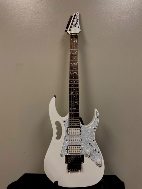 Vist Large View of Product Image Which is Used Ibanez 2016 JEM JR ELECTRIC GUITAR Super S Electric Guitar White 6-String