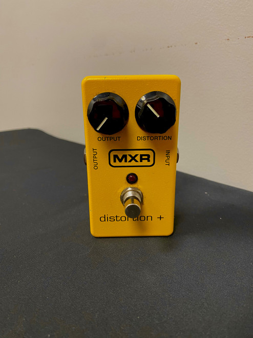 Vist Large View of Product Image Which is Used MXR DISTORTION PLUS BLOCK LOGO Distortion Pedal