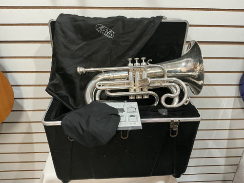 Vist Large View of Product Image Which is Horn with mouthpiece, bell cover, protective bag, music holder and flight case. 