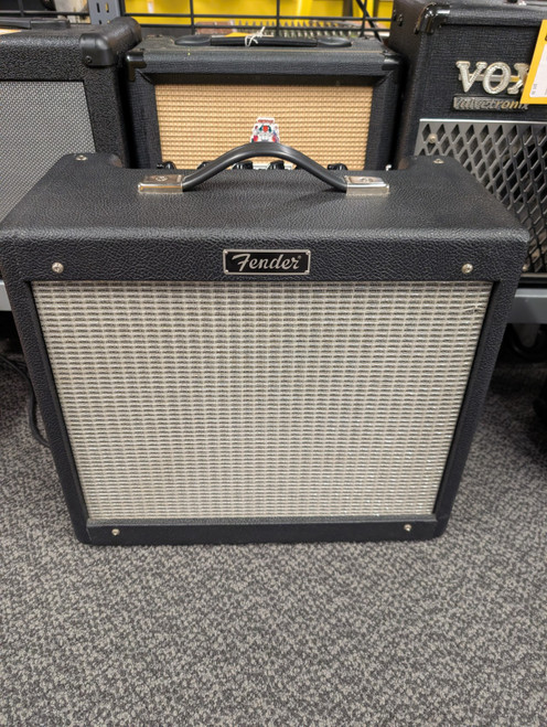 Vist Large View of Product Image Which is Used Fender BLUES JUNIOR 1 x 12 Tube Combo Amplifier 1 x 12