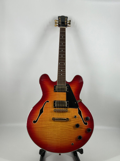 Vist Large View of Product Image Which is Used New York Pro ES335 Semi-Hollow Electric Guitar Cherry Sunburst 6-String