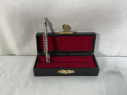Vist Large View of Product Image Which is Used BROADWAY GIFT MINI FLUTE Band Instrument Accessory