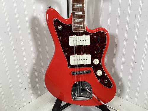 Vist Large View of Product Image Which is Used Vintage REVO SERIES VRS659FR Offset Double Cutaway Electric Guitar Red 6-String