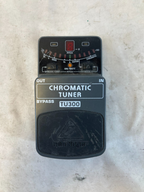 Vist Large View of Product Image Which is Used Behringer TU300 Chromatic Tuner Pedal