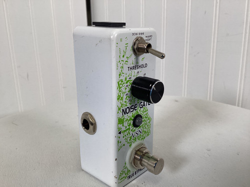 Vist Large View of Product Image Which is Used Mooer LOFI MACHINE Guitar Effects Pedal