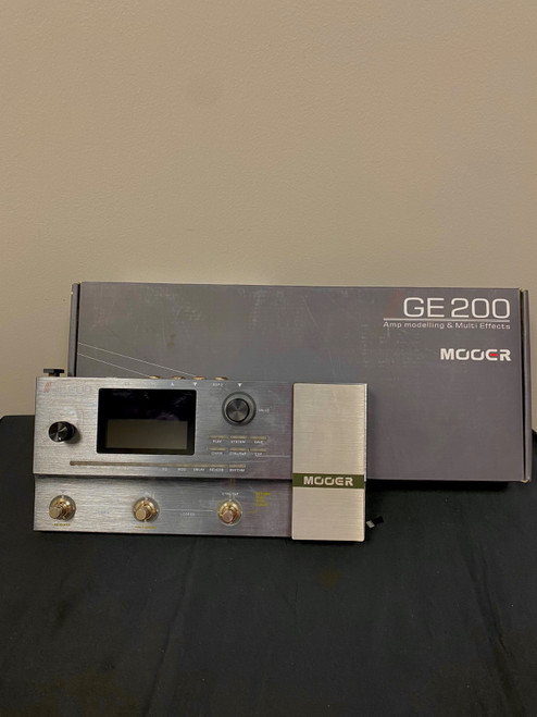 Vist Large View of Product Image Which is Used Mooer GE200 AMP MODELING MULTI-FX PEDAL Multi-FX Pedal