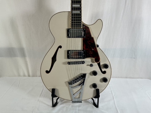 Vist Large View of Product Image Which is Used D'Angelico PREMIER SS CHAMPAGNE Semi-Hollow Electric Guitar White 6-String