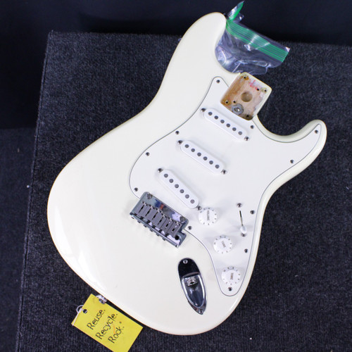 Vist Large View of Product Image Which is Used Fender AMERICAN STANDARD STRAT 1999 LOADED BODY Guitar