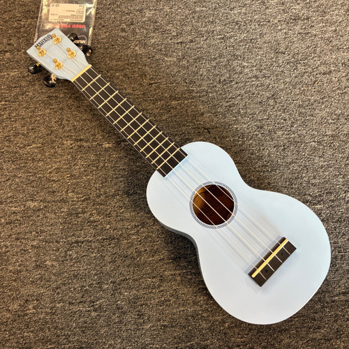 Vist Large View of Product Image Which is Used Mahalo MR1BLU UKULELE Ukulele Blue