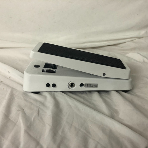 Vist Large View of Product Image Which is Used Dunlop CRY BABY 105Q BASS WAH Wah Pedal