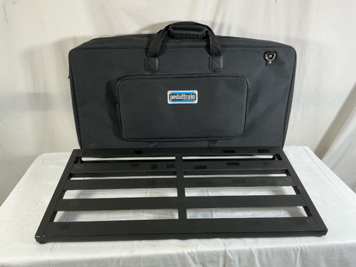 Vist Large View of Product Image Which is Used Pedaltrain PRO + GIG BAG Pedal Board