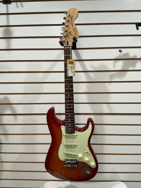 Vist Large View of Product Image Which is Used Squier STANDARD STRATOCASTER S Type Electric Guitar Cherry Sunburst 6-String