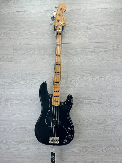 Vist Large View of Product Image Which is B-STOCK Squier Classic Vibe 70's Precision Bass Black 2025