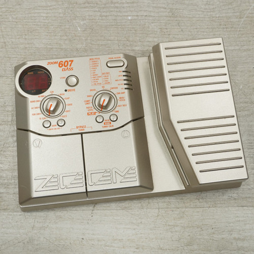 Vist Large View of Product Image Which is Used Zoom 607 Bass Multi-fx Pedal