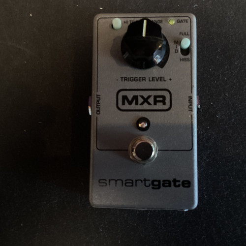 Vist Large View of Product Image Which is Used MXR SMART GATE Noise Reduction Pedal
