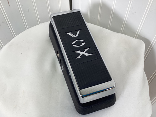 Vist Large View of Product Image Which is Used Vox V847 + BAG Wah Pedal