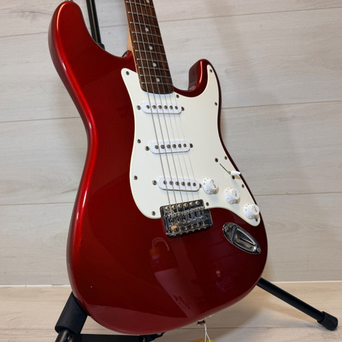 Vist Large View of Product Image Which is Used Squier AFFINITY STRAT S Type Electric Guitar Red 6-String