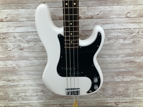 Vist Large View of Product Image Which is Used Fender PLAYER II PRECISION BASS Guitar