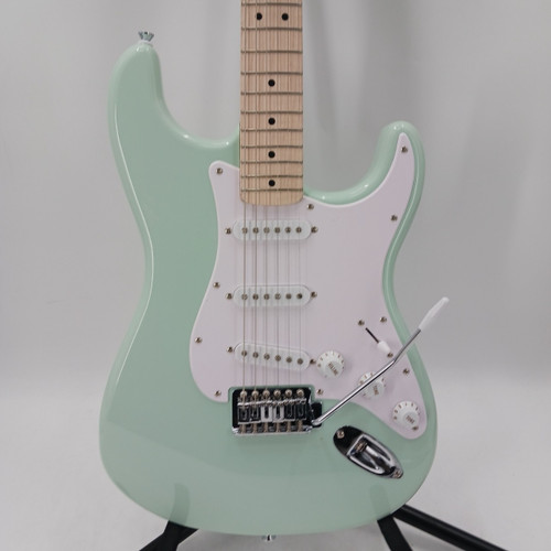 Vist Large View of Product Image Which is Used Squier SONIC STRATOCASTER LIMITED EDITION S Type Electric Guitar Green 6-String