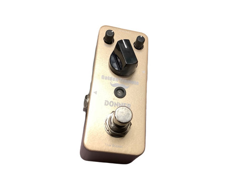 Vist Large View of Product Image Which is Used Donner GOLDEN TREM Tremolo Pedal