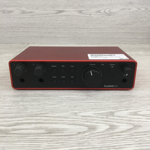 Vist Large View of Product Image Which is Used Focusrite SCARKETT 2I2 INTERFACE Compact Recording Device