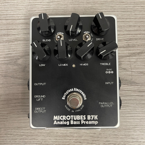 Vist Large View of Product Image Which is Used DarkGlass Electronics MICROTUBES B7X Bass Pre-Amp Pedal