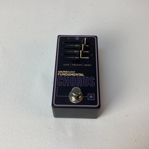Vist Large View of Product Image Which is Used Walrus Audio FUNDAMENTAL CHORUS Chorus Pedal