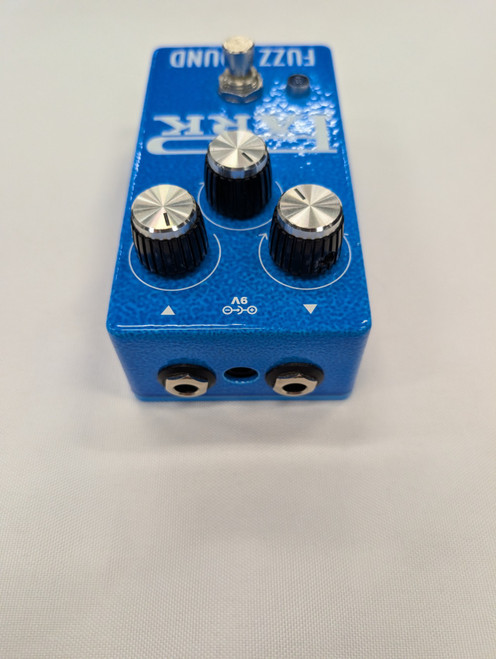 Vist Large View of Product Image Which is Used Earthquaker Devices PARK FUZZ Fuzz Pedal