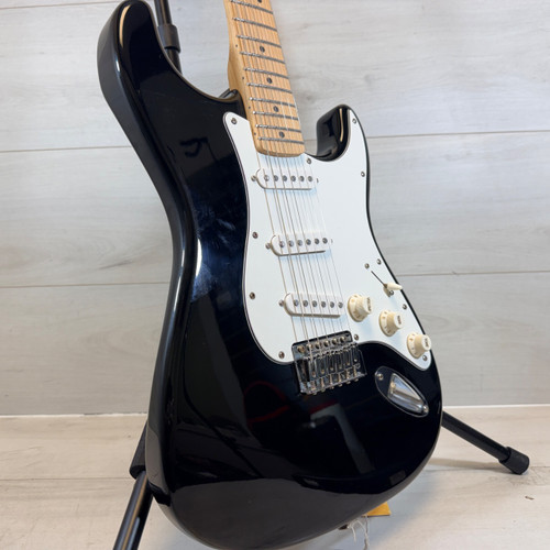 Vist Large View of Product Image Which is Used Starcaster by Fender Strat-Style Electric Guitar Black SSS w/ Gig Bag