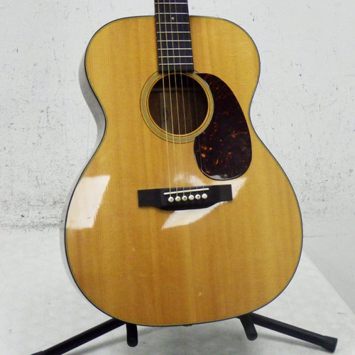 Vist Large View of Product Image Which is Used Martin 000-18  Acoustic Guitar Natural