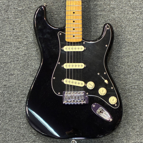 Vist Large View of Product Image Which is Used Fender FSR STD STRAT S Type Electric Guitar Black 6-String