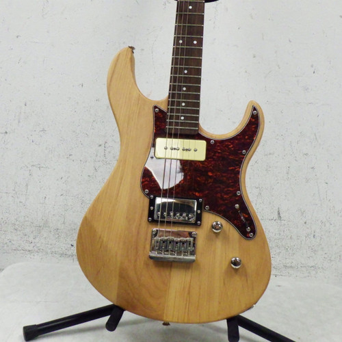 Vist Large View of Product Image Which is Used Yamaha pacifica PAC012 S Type Electric Guitar Natural 6-String