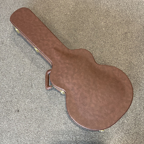 Vist Large View of Product Image Which is Used GATOR DELUXE SEMI-HOLLOW HARD CASE Guitar Case